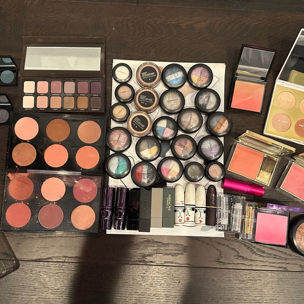 MAC Cosmetics Eyeshadow Palette Collection